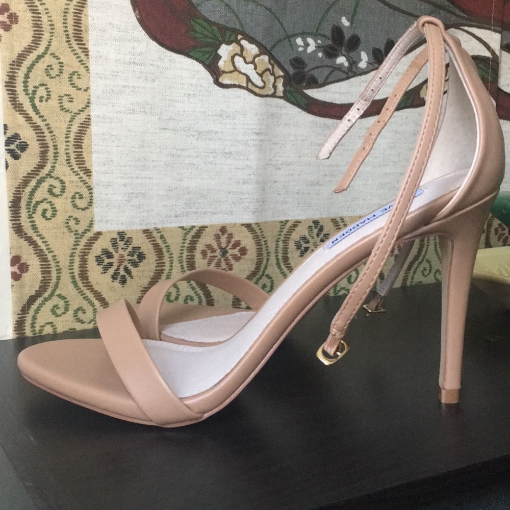 Steve Madden 10W Open-Toe Nude Heels